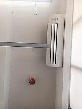 Snapshot of VJ17 chatting on October 31, 4:57 am VJ17 online show from October 31, 4:57 am