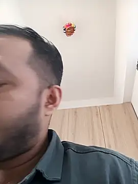 Snapshot of VJ17 chatting on November 5, 5:18 am VJ17 online show from November 5, 5:18 am