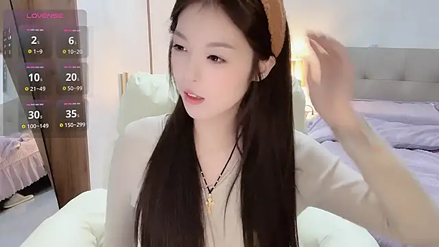 Snapshot of T-LL77- chatting on November 12, 4:07 pm T-LL77- online show from November 12, 4:07 pm