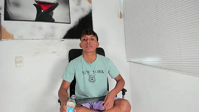 tyler twink boy online show from October 11, 12:47 pm