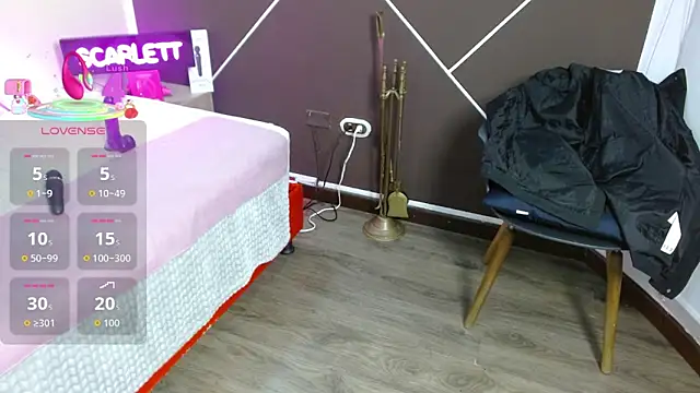 Snapshot of ScarletHott_ chatting on November 4, 11:53 am ScarletHott online show from November 4, 11:53 am