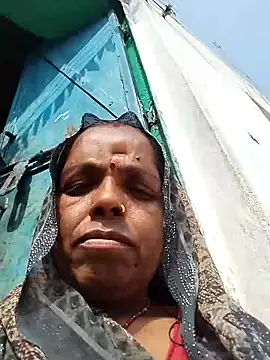 Snapshot of Sexi_savita chatting on November 23, 6:02 am Sexi savita online show from November 23, 6:02 am