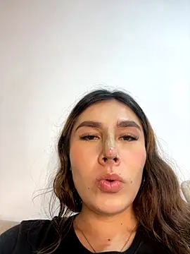 Isa Villamarin online show from September 21, 7:59 pm