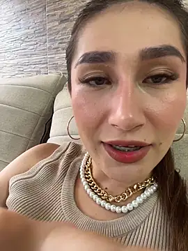 Isa Villamarin online show from October 18, 8:53 pm