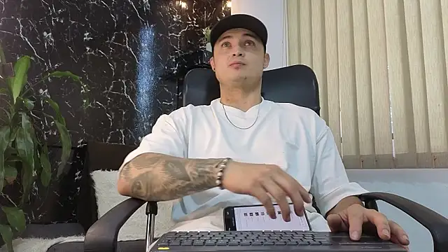 Alexander ferre online show from February 11, 1:27 pm