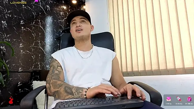 Alexander ferre online show from February 24, 6:28 pm