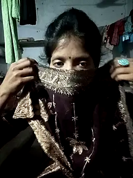 Snapshot of SEXY-MAHI4 chatting on October 15, 6:19 pm SEXY-MAHI4 online show from October 15, 6:19 pm