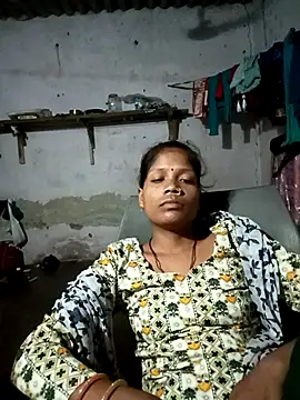 Snapshot of SEXY-MAHI4 chatting on October 23, 1:43 pm SEXY-MAHI4 online show from October 23, 1:43 pm