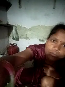 Snapshot of SEXY-MAHI4 chatting on November 20, 11:43 am SEXY-MAHI4 online show from November 20, 11:43 am