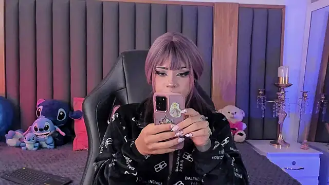 Snapshot of misstomie_ chatting on November 7, 5:29 am misstomie online show from November 7, 5:29 am