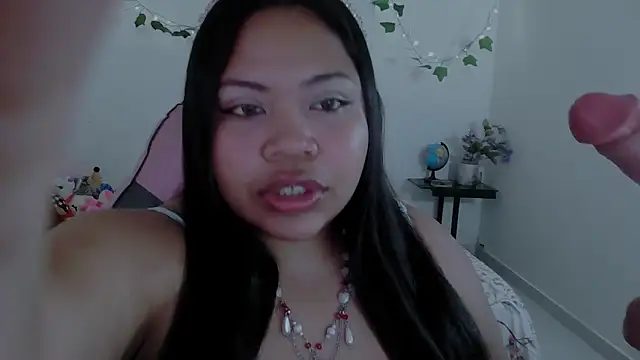 Snapshot of Juicy_elenxx chatting on October 20, 5:24 pm Juicy elenxx online show from October 20, 5:24 pm