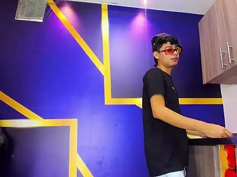 gustavo saaled19  online show from September 14, 7:57 pm