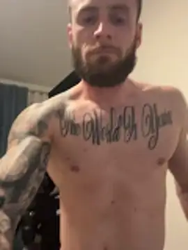 Snapshot of Wyrolowanyyy chatting on December 19, 8:27 pm Wyrolowanyyy online show from December 19, 8:27 pm