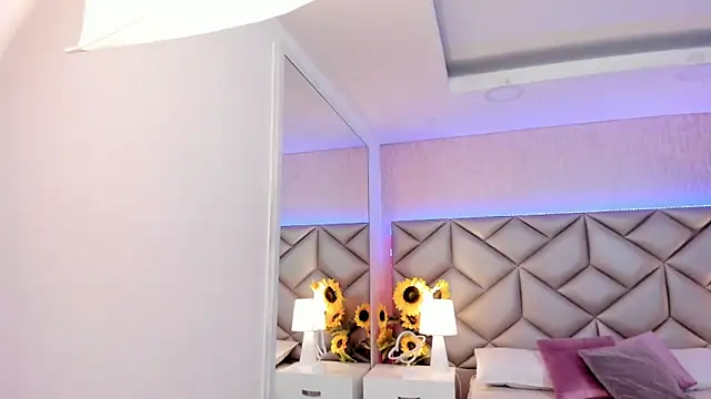 dafnne hall online show from October 9, 4:21 am