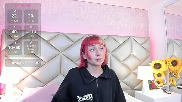 dafnne hall online show from December 3, 4:31 am