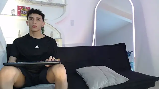 THREE GUYS HOT online show from October 16, 7:26 pm