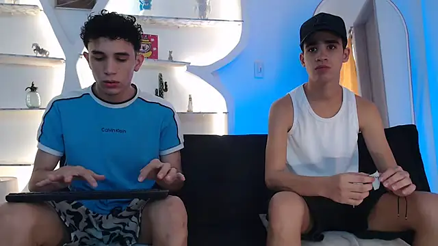 THREE GUYS HOT online show from October 24, 7:21 pm