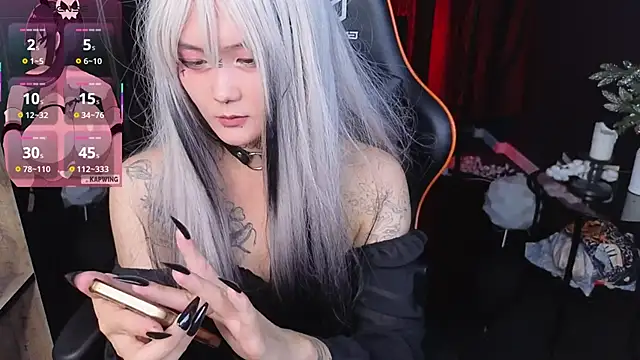 GothXRaven online show from September 18, 3:47 pm