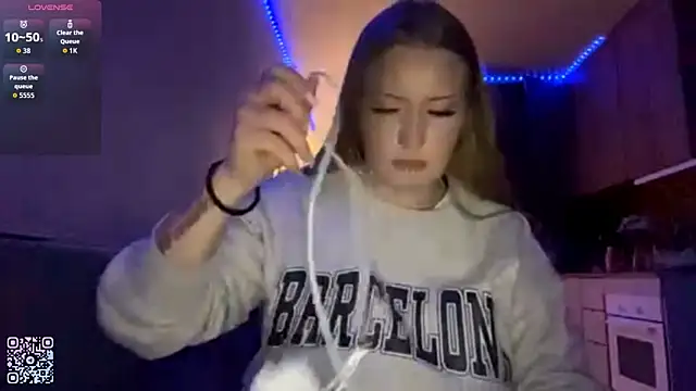 PandaFluff online show from February 26, 6:18 pm