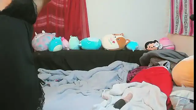 Snapshot of Queenofheartsfaerah chatting on October 9, 12:41 am Queenofheartsfaerah online show from October 9, 12:41 am