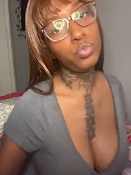 Snapshot of MistiSavannah chatting on November 18, 1:33 am MistiSavannah online show from November 18, 1:33 am