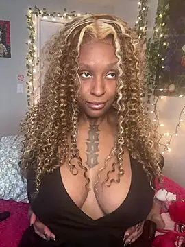 Snapshot of MistiSavannah chatting on April 11, 3:05 pm MistiSavannah online show from April 11, 3:05 pm