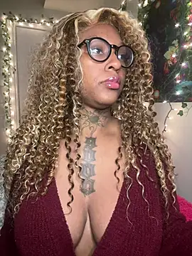 Snapshot of MistiSavannah chatting on April 19, 10:58 am MistiSavannah online show from April 19, 10:58 am