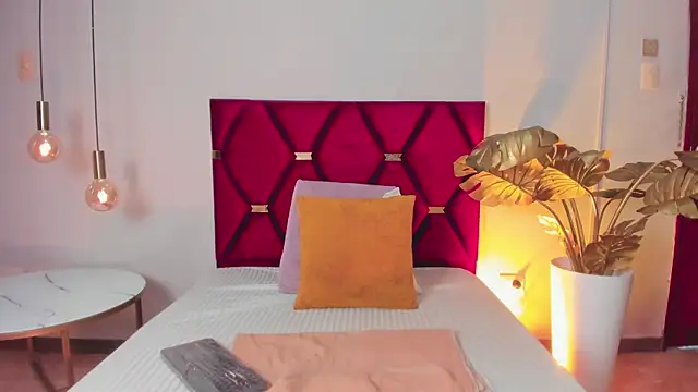 Snapshot of SamantaVee chatting on September 16, 11:44 am SamantaVee online show from September 16, 11:44 am