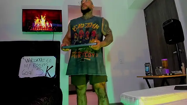 Snapshot of Andrew_Johnnson chatting on September 21, 4:41 pm Andrew Johnnson online show from September 21, 4:41 pm