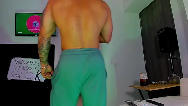 Snapshot of Andrew_Johnnson chatting on October 9, 5:44 pm Andrew Johnnson online show from October 9, 5:44 pm