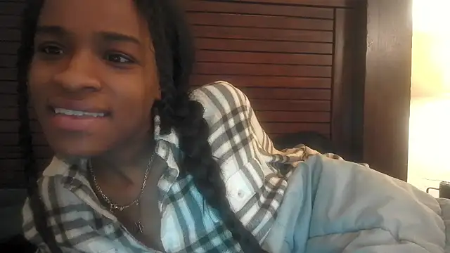 Marlowlovee online show from January 9, 1:30 am