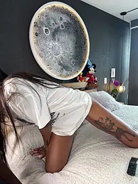 Sarajames online show from November 11, 6:19 pm