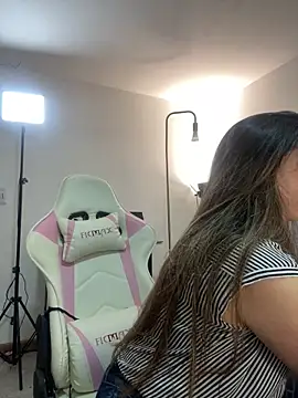 emma hot2006 online show from October 19, 4:18 pm