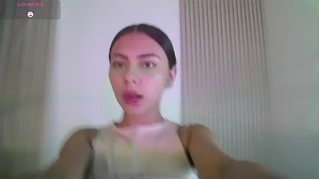 Snapshot of LilybethGray chatting on September 20, 11:06 pm LilybethGray online show from September 20, 11:06 pm