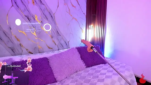 Emmiicute online show from April 20, 8:32 pm