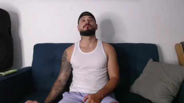 Snapshot of Eric_Evans1 chatting on November 4, 3:27 am Eric Evans1 online show from November 4, 3:27 am