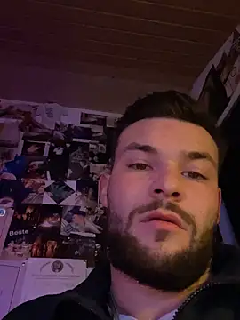 Snapshot of Mexxwell69 chatting on October 27, 11:09 pm Mexxwell69 online show from October 27, 11:09 pm