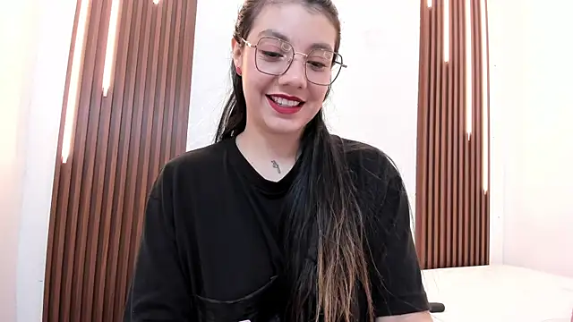 CarolinaMejia online show from October 4, 2:04 pm