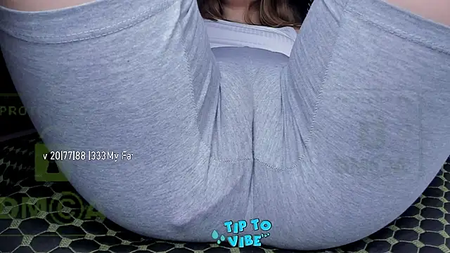Cameltoe squirt inPants online show from February 15, 3:17 pm