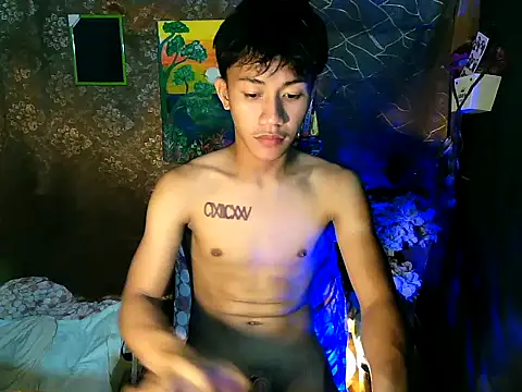 Snapshot of naughtyboyloy_0 chatting on September 14, 4:28 pm naughtyboyloy 0 online show from September 14, 4:28 pm