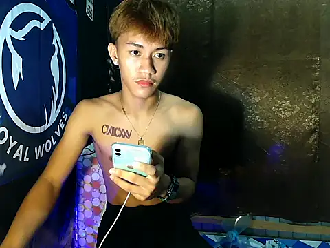 Snapshot of naughtyboyloy_0 chatting on September 30, 1:38 pm naughtyboyloy 0 online show from September 30, 1:38 pm