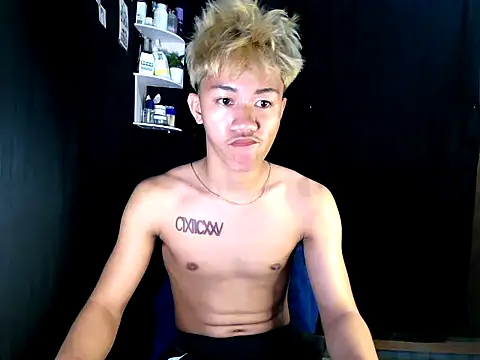 Snapshot of naughtyboyloy_0 chatting on December 1, 2:55 pm naughtyboyloy 0 online show from December 1, 2:55 pm