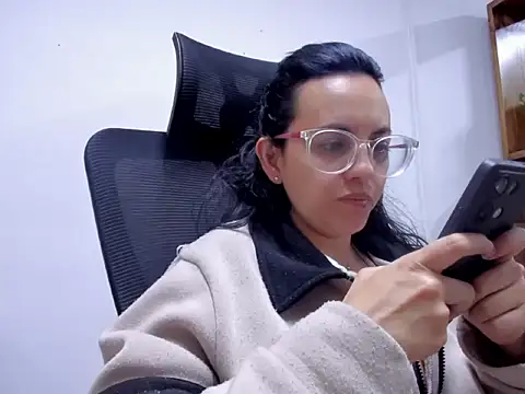 Snapshot of dalila_macherano1 chatting on September 25, 7:17 pm dalila macherano1 online show from September 25, 7:17 pm