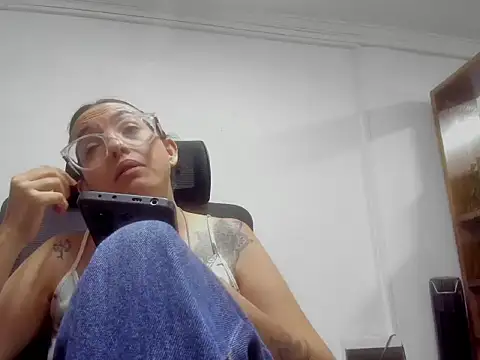 Snapshot of dalila_macherano1 chatting on November 8, 11:25 pm dalila macherano1 online show from November 8, 11:25 pm