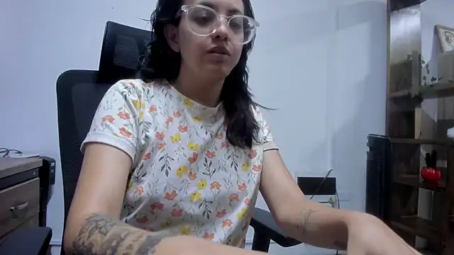 Snapshot of dalila_macherano1 chatting on November 10, 10:42 pm dalila macherano1 online show from November 10, 10:42 pm