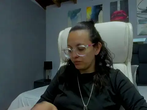 Snapshot of dalila_macherano1 chatting on November 15, 3:48 am dalila macherano1 online show from November 15, 3:48 am