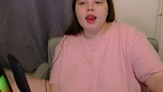 Snapshot of brattyprincessemma chatting on November 12, 6:03 am brattyprincessemma online show from November 12, 6:03 am