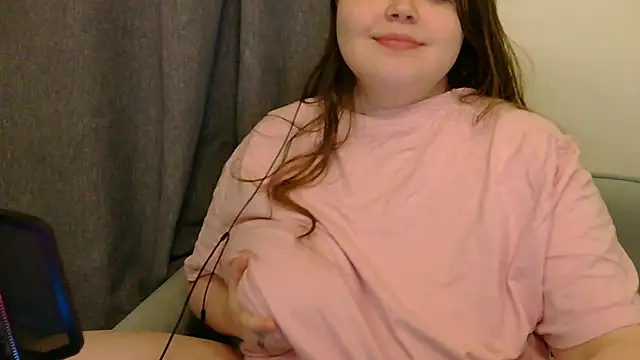 Snapshot of brattyprincessemma chatting on December 16, 7:08 pm brattyprincessemma online show from December 16, 7:08 pm