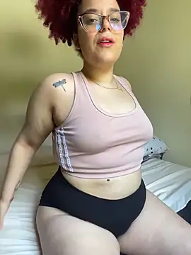 Snapshot of Enyagleam_ chatting on November 16, 8:14 pm Enyagleam online show from November 16, 8:14 pm