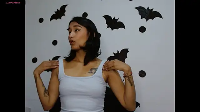 Snapshot of Gia_Lee chatting on October 26, 2:28 am Gia Lee online show from October 26, 2:28 am